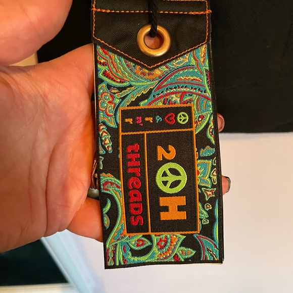 *NWT* Ladied 2OH Threads Jacket Size Small - Picture 7 of 9